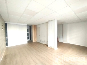 Foto de portada de Amplio Local comercial en venta en Burjassot