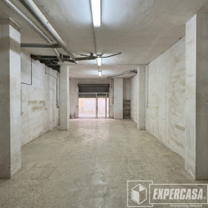 Foto de portada de Amplio local comercial en Venta