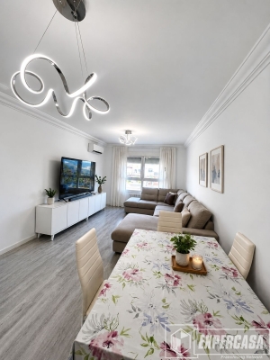 Foto de portada de EXCLUSIVA VIVIENDA REFORMADA EN RESIDENCIAL CON PISCINA Y PLAZA DE GARAJE