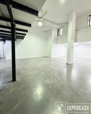 Foto de portada de SE VENDE LOCAL COMERCIAL EN CALLE RIO BIDASOA