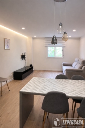 Foto de portada de Vivienda en alquiler reformada en Ruzafa con 3 habitaciones