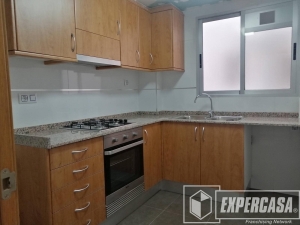 Foto de portada de ¡¡¡EXELENTE PISO CON BALCON!!!