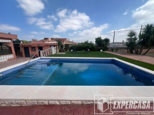 Foto de portada de ¡¡¡Magnifica Oportunidad!!!Chalet con Piscina