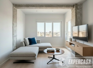 Foto de portada de Luminosa vivienda reformada con balcón.