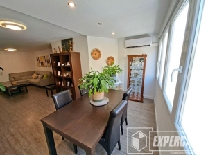 Foto de portada de Vivienda totalmente reformada con 3 habitaciones, 2 baños y salón exterior
