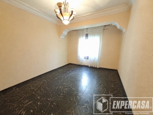 Foto de portada de Amplia vivienda con techos altos y suelo hidráulico junto a Joaquín Sorolla