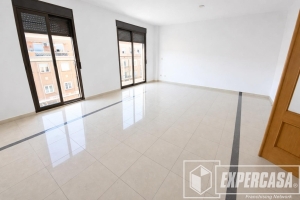 Foto de portada de PISAZO SEMINUEVO EN AV.CAMÍ NOU