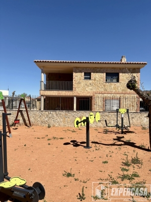 Foto de portada de INCREÍBLE CASA INDEPENDIENTE EN REOLID - EN VENTA