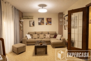 Foto de portada de PISO EN VENTA EN MUY BUEN ESTADO PARA ENTRAR A VIVIR CON PLAZA DE GARAJE - EN ALDAIA