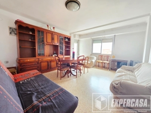 Foto de portada de Amplia vivienda con balcón y vistas al mar en pleno centro de Puzol