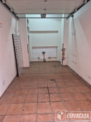 Foto de portada de Garaje cerrado con acceso directoen venta