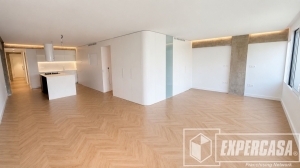Foto de portada de Vivienda de diseño junto a Avenida del Puerto