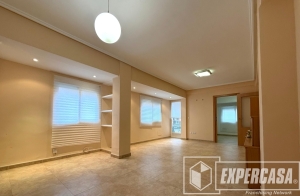 Foto de portada de VIVIENDA CÉNTRICA CON BALCÓN Y TERRAZA INTERIOR