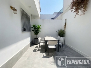 Foto de portada de OPORTUNIDAD!! ENTRESUELO CON DOS TERRAZAS Y TRASTERO