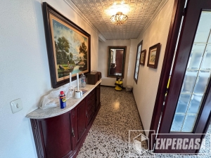 Foto de portada de Piso en venta en Nou d'Octubre