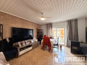 Foto de portada de PISO SEMI-REFORMADO A LA VENTA EN AVENIDA DE LA PAU