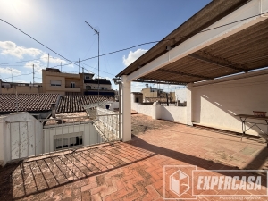 Foto de portada de CASA DE PUEBLO A LA VENTA EN NOU D'OCTUBRE