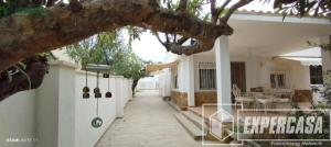 Foto de portada de CHALET CON PISCINA EN ALQUILER EN ZONA MONTEALCEDO