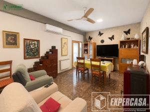 Foto de portada de CASA DE PUEBLO EN NÚCLEO URBANO