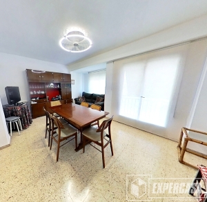 Foto de portada de ¡Piso de 3 habitaciones, balcón y galería!