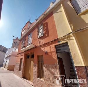 Foto de portada de CASA DE PUEBLO EN CASCO HISTÓRICO DE TORRENT