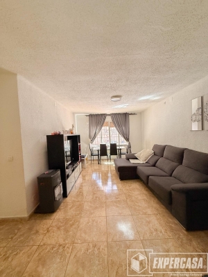 Foto de portada de ESTUPENDA VIVIENDA COMPLETAMENTE PARA ENTRAR A VIVIR 4 HABITACIONES CON ASCENSOR.