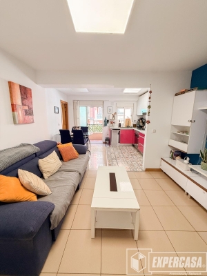 Foto de portada de ESTUPENDA VIVIENDA PARA ENTRAR A VIVIR CON 3 HABITACIONES, BALCÓN Y TERRAZA.