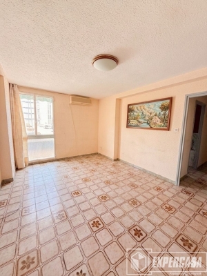 Foto de portada de VIVIENDA COMPLETAMENTE EXTERIOR CON 3 DORMITORIOS, 1 BAÑO, 1 ASEO Y DOS ASCENSORES.