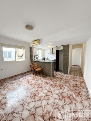 Foto de portada de ESTUPENDA VIVIENDA EXTERIOR CON BALCÓN, 3 HABITACIONES 1 BAÑO EN NOU MOLES.