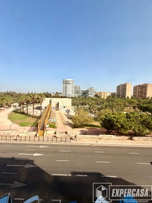Foto de portada de VIVIENDA EN PASEO PECHINA CON VISTAS A LOS JARDINES DEL RIO TURIA