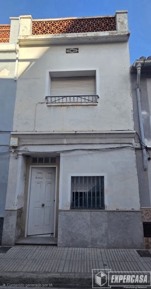 Foto de portada de CASA DE DOS PLANTAS CON GRAN TERRAZA PARA REFORMAR AL GUSTO