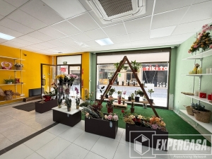 Foto de portada de Se vende local comercial junto con fondo de comercio en Llíria