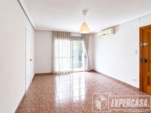 Foto de portada de PISO en VENTA de 3 habitaciones y 1 baño, en buena zona de LLÍRIA
