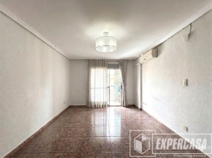 Foto de portada de 3 habitaciones, 1 baño y balcón!!