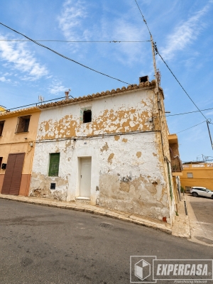 Foto de portada de Casa independiente para reformar con terraza y vistas en Llíria