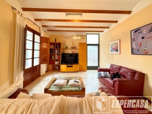 Foto de portada de Una casa con carácter, espacio y mil posibilidades en el corazón de Llíria