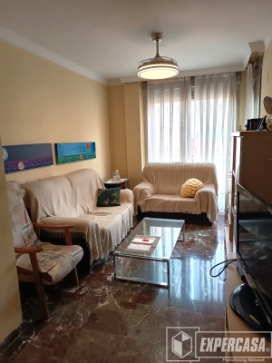 Foto de portada de Piso reformado con GARAJE Y TRASTERO en barrio En Corts
